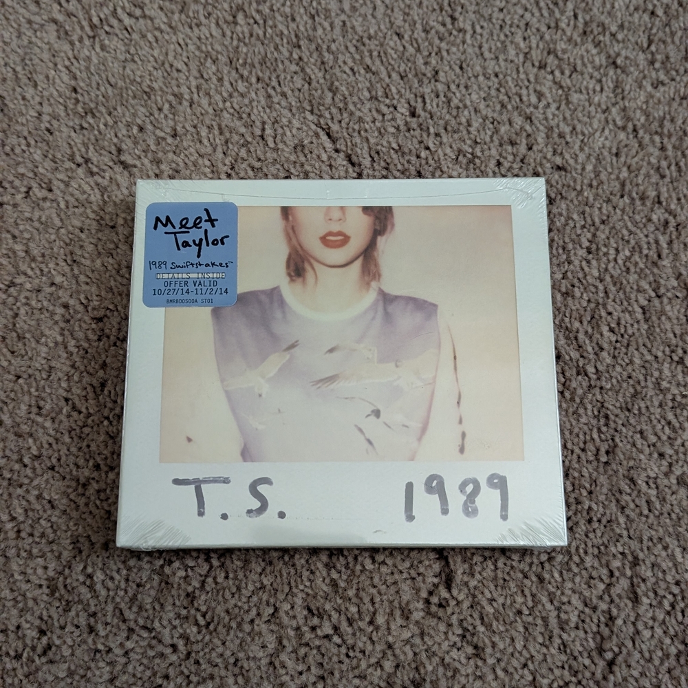 Taylor Swift 1989 Album with Pastel Hues
